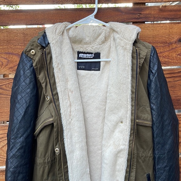 Layered Zara Jacket - Picture 3 of 4